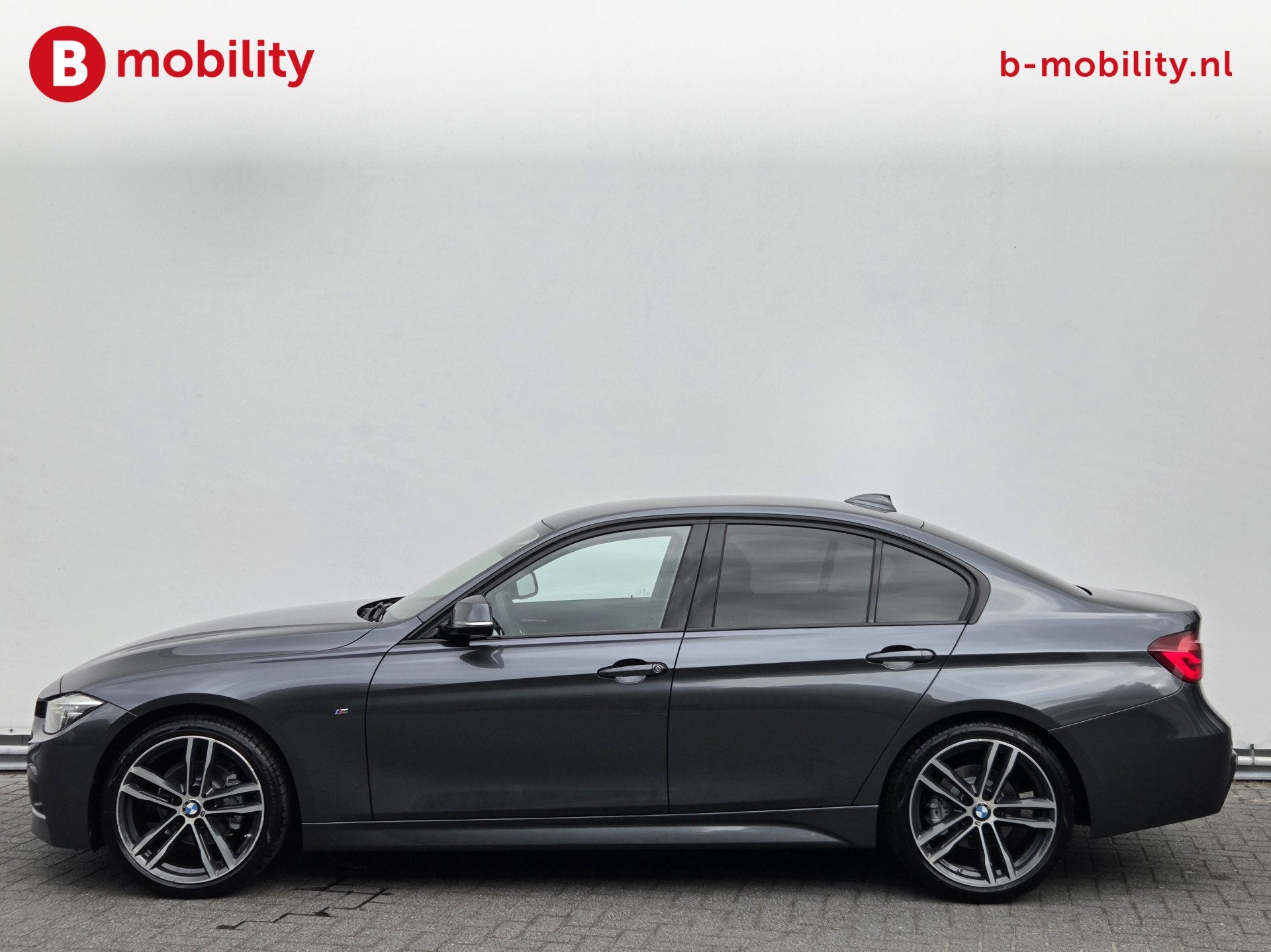 BMW 3-serie 320i High Executive M-Sport Apple CarPlay NL Aut, Auto's, Automaat, 1998 cc, Achterwielaandrijving, 4 cilinders
