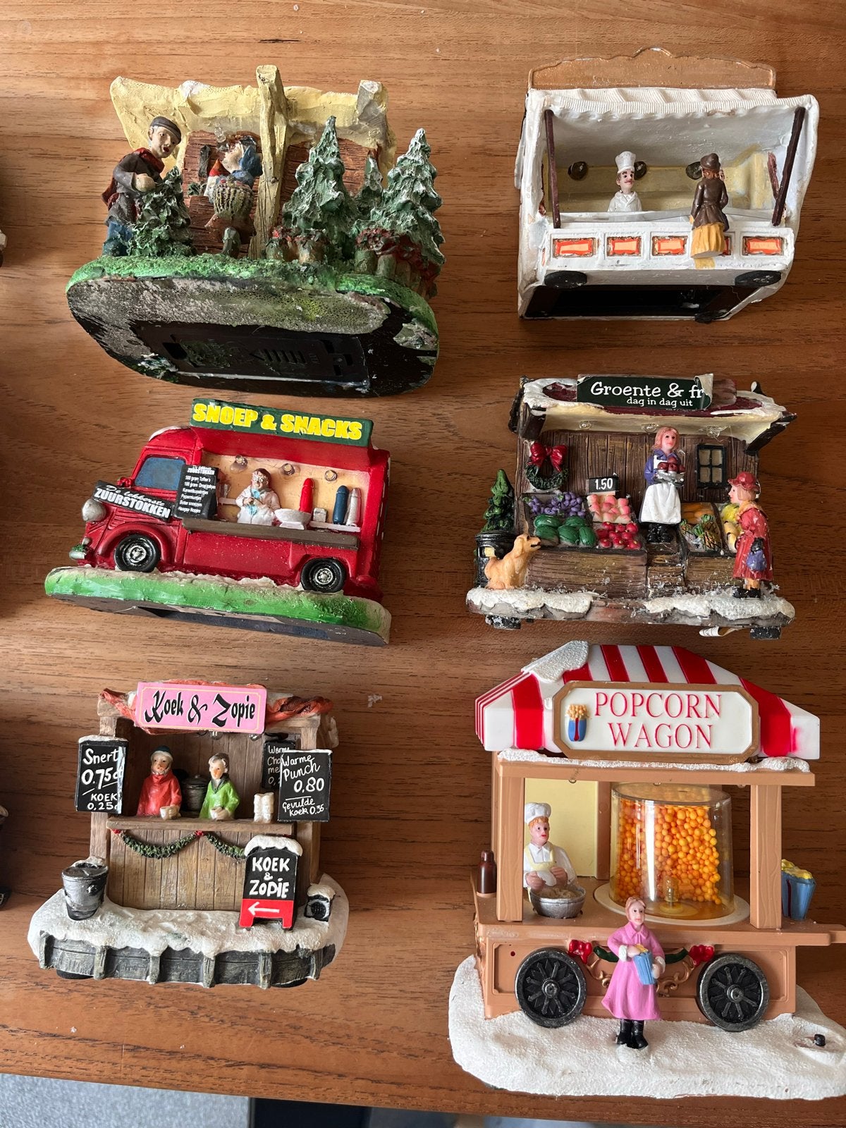 Kerstdorp Huisjes en Figuren - Diverse Scènes, Ophalen of Verzenden, Gebruikt
