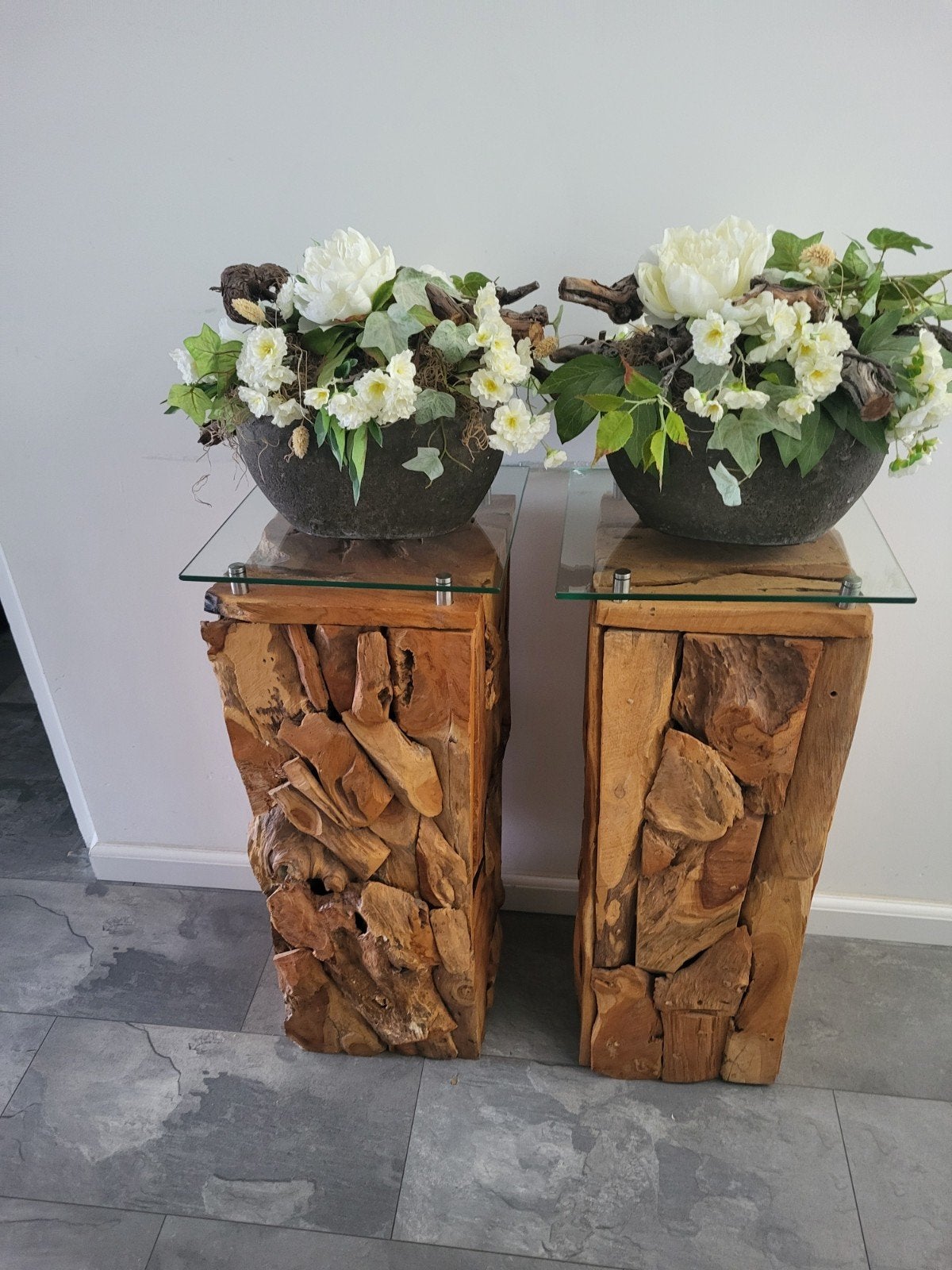 Set van 2 houten sokkels met glazen blad, Ophalen of Verzenden