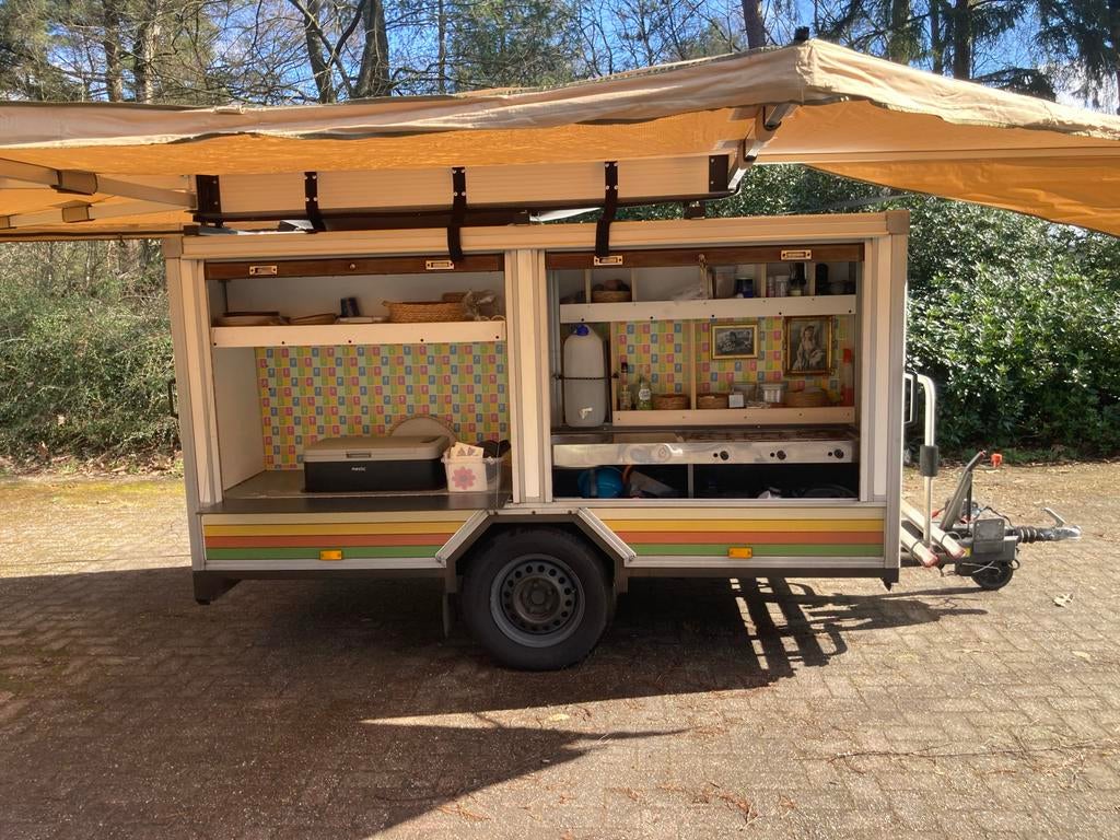 Unieke vakantiekar: keuken, bagage, surfplank,…………, Ophalen, Zo goed als nieuw