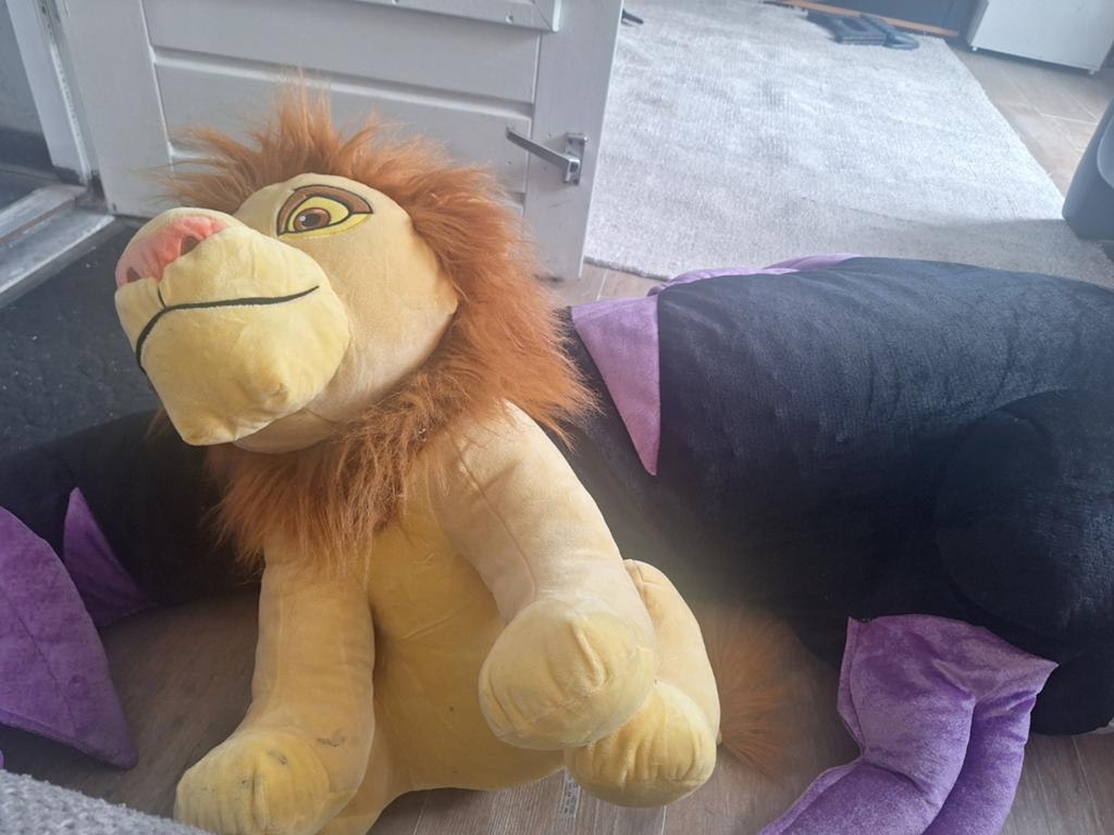Grote knuffels: Haai en Leeuw, Kinderen en Baby's, Speelgoed | Knuffels en Pluche, Gebruikt, Ophalen of Verzenden, Leeuw, Bruin