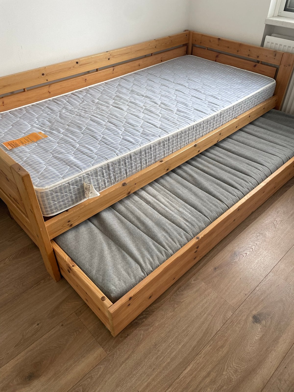 IKEA Hemnes bedbank met uitschuifbaar bed en matrassen, Ophalen, Gebruikt, 90 cm, Overige kleuren