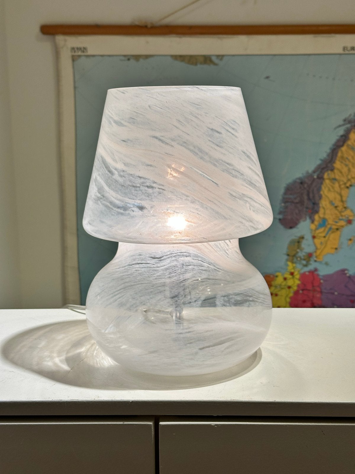 Vintage Murano stijl paddestoel lamp, wit gemarmerd glas, Huis en Inrichting, Lampen | Tafellampen, Ophalen of Verzenden, Zo goed als nieuw