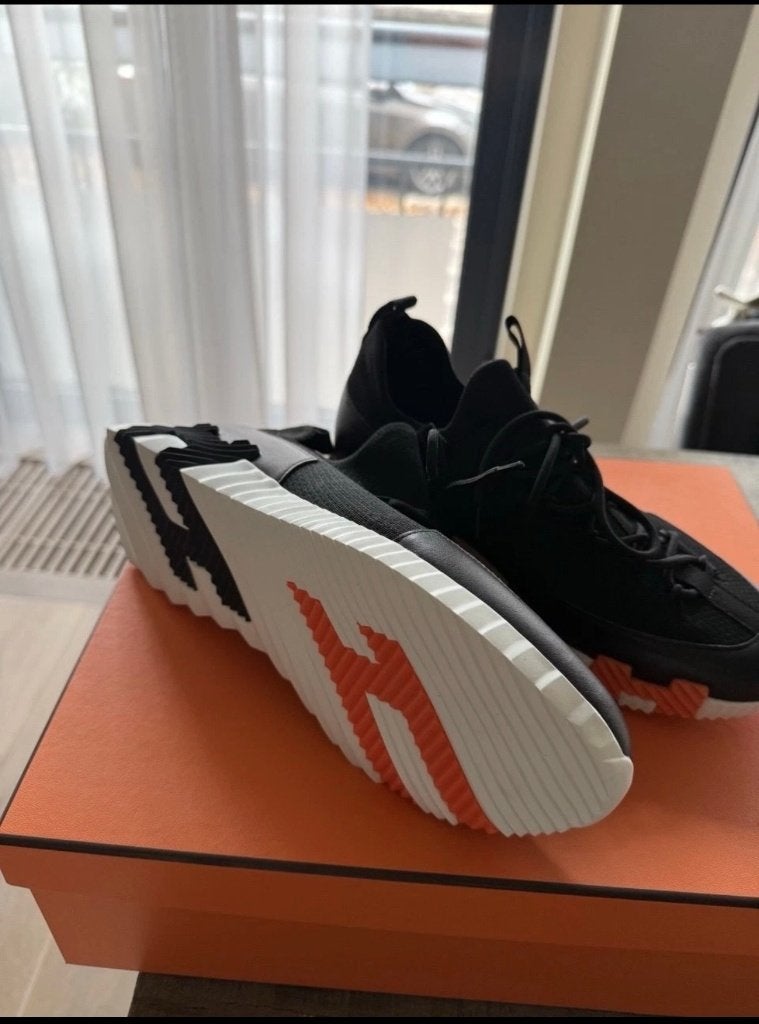 shoes, Zwart, Ophalen of Verzenden, Hermes, Sneakers of Gympen