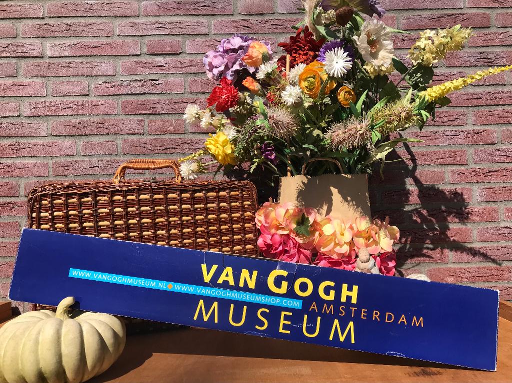 Poster koker Vincent Van Gogh museum Amsterdam, Verzamelen, Ophalen of Verzenden, Zo goed als nieuw, A1 t/m A3, Overige vormen