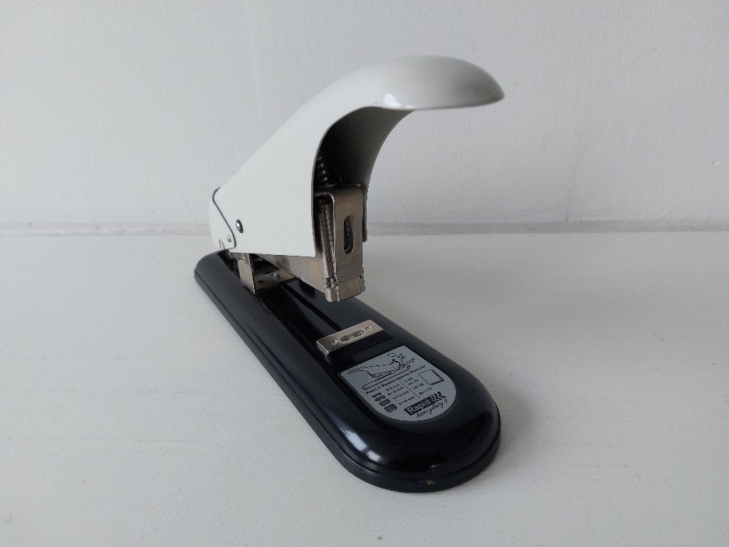 Heavy duty nietmachine, tot 110 vellen, Ophalen of Verzenden, Zo goed als nieuw