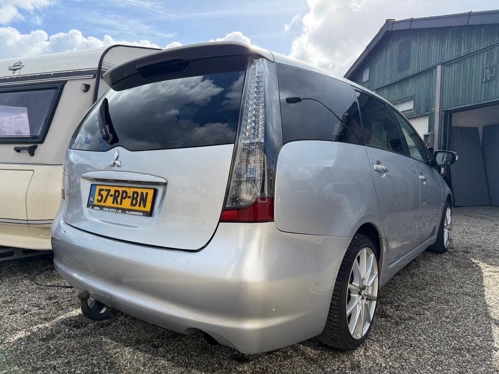 Mitsubishi Grandis 2.4-16V Intense Paris Pack 6p Automaat Pa, Auto's, Mitsubishi, Zwart, Startonderbreker, Bedrijf, 6 stoelen