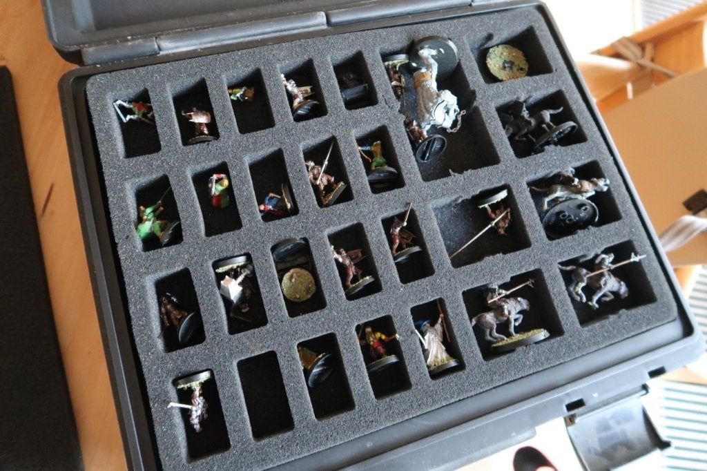 Warhammer 40K miniatures / figuren in Games Workshop koffer, Ophalen, Gebruikt, Figuurtje(s), Warhammer