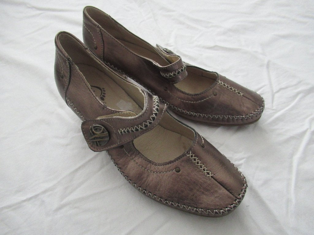 dames schoen maat 41 bruin / goud, Bruin, Naturform, Ophalen of Verzenden, Sneakers of Gympen