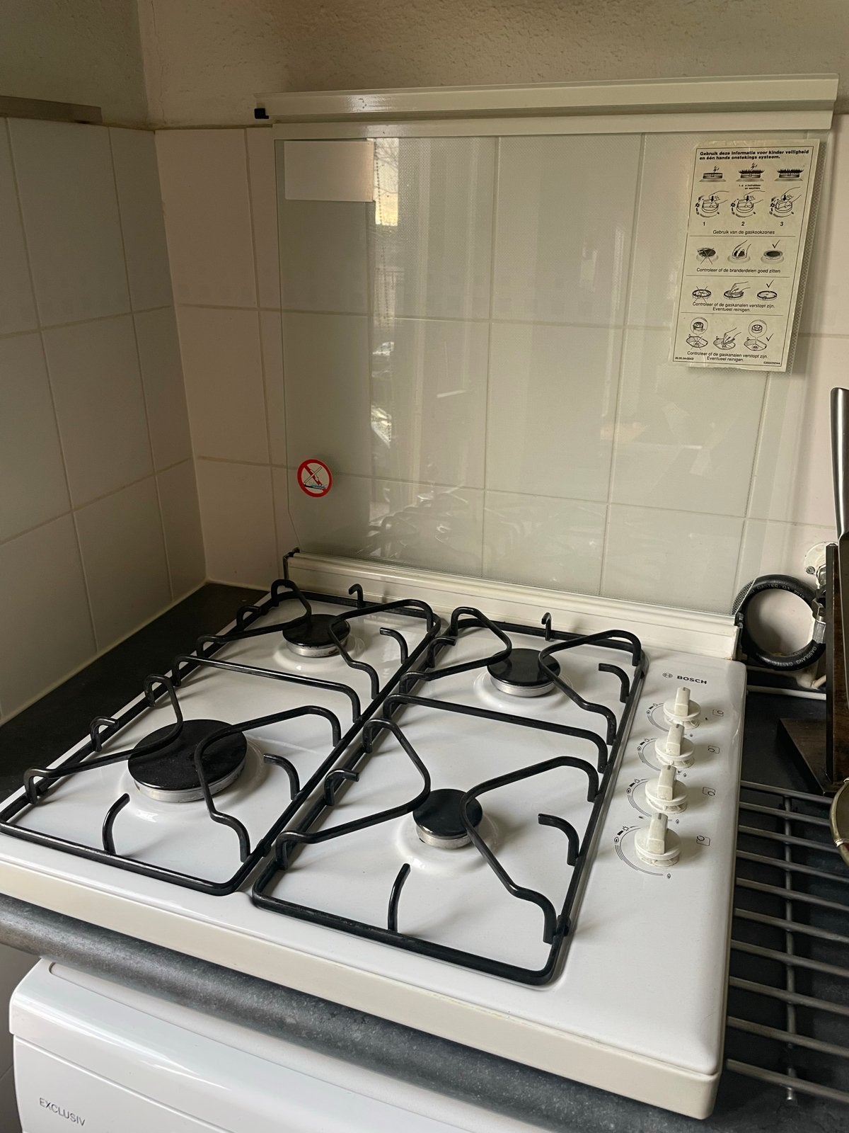 Bosch 4-pits gasfornuis - Wit, zo goed als nieuw, Witgoed en Apparatuur, Ophalen, 60 cm of meer, 4 kookzones, Zo goed als nieuw