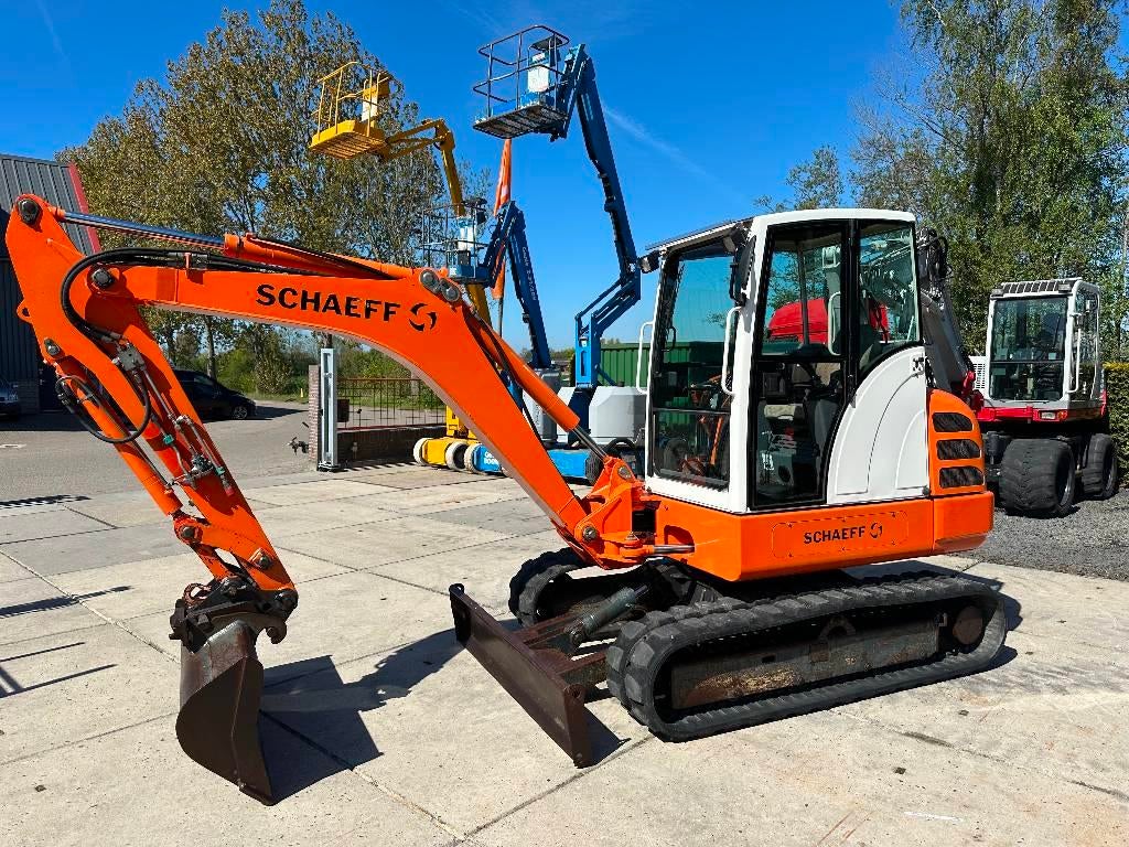 Schaeff HR 18 / Terex TC48 (bj 2003), Graafmachine