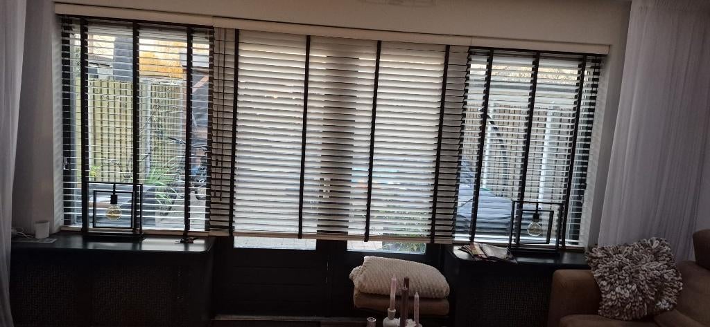 Luxaflex wit hout met antraciet band, Huis en Inrichting, Stoffering | Gordijnen en Lamellen, Ophalen, Gebruikt, 150 tot 200 cm