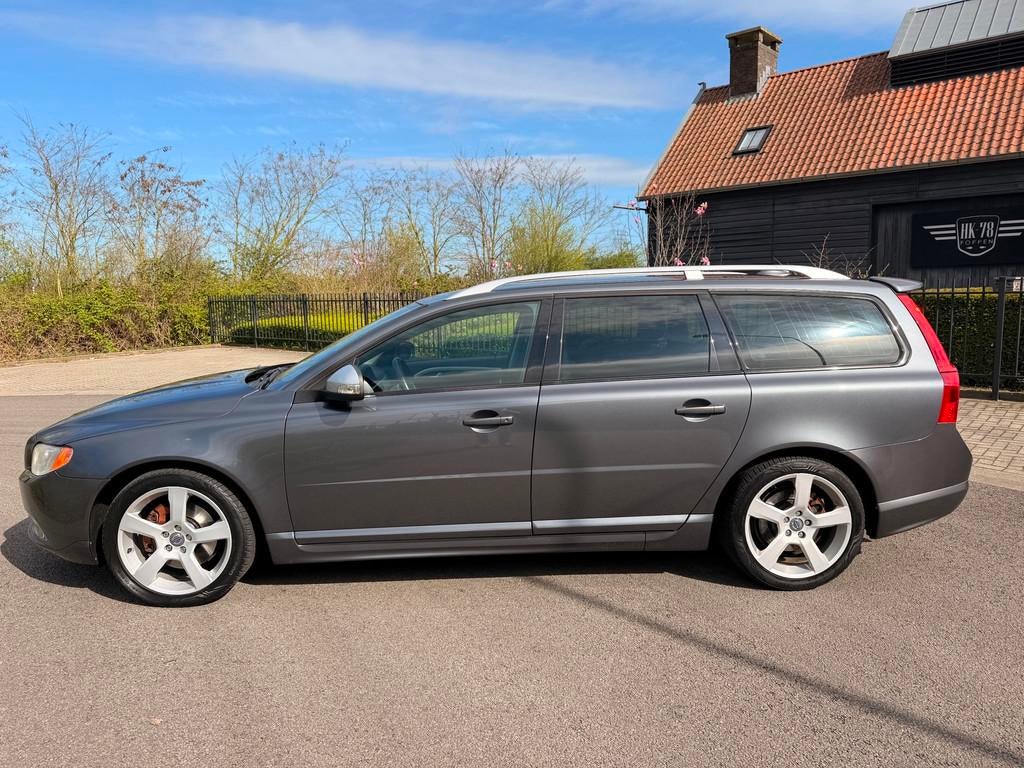 Volvo V70 2.0T R-Edition 200PK AUTOMAAT LEER NAVI XENON, Euro 5, Zwart, 4 cilinders, 203 pk