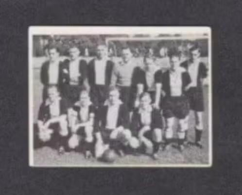 Voetbalplaatje 't Gooi Hilversum 1951-1952., Ophalen of Verzenden, Zo goed als nieuw