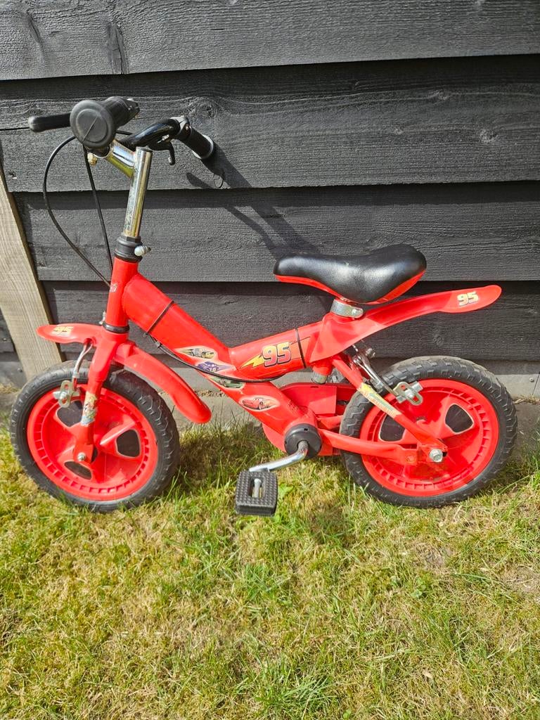 Stoere rode kinderfiets - Cars 'Lightning McQueen', Terugtraprem, Gebruikt, Cars, Ophalen of Verzenden