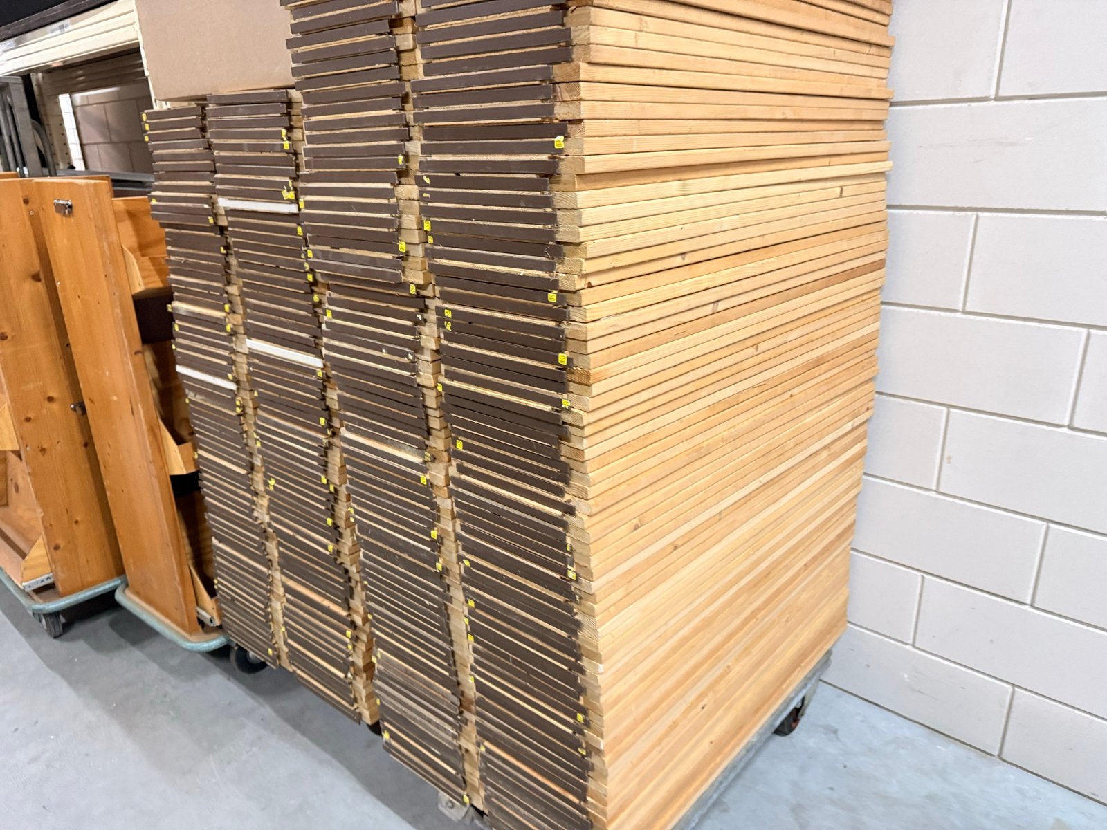Partij van 200 Lundia planken 100x30 cm, Ophalen, Gebruikt