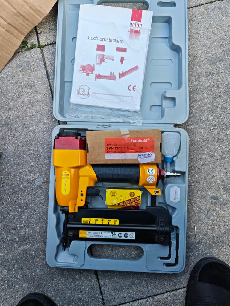 Union 3AF/E-J50CU J-brad en E-niet combi tacker, Ophalen of Verzenden