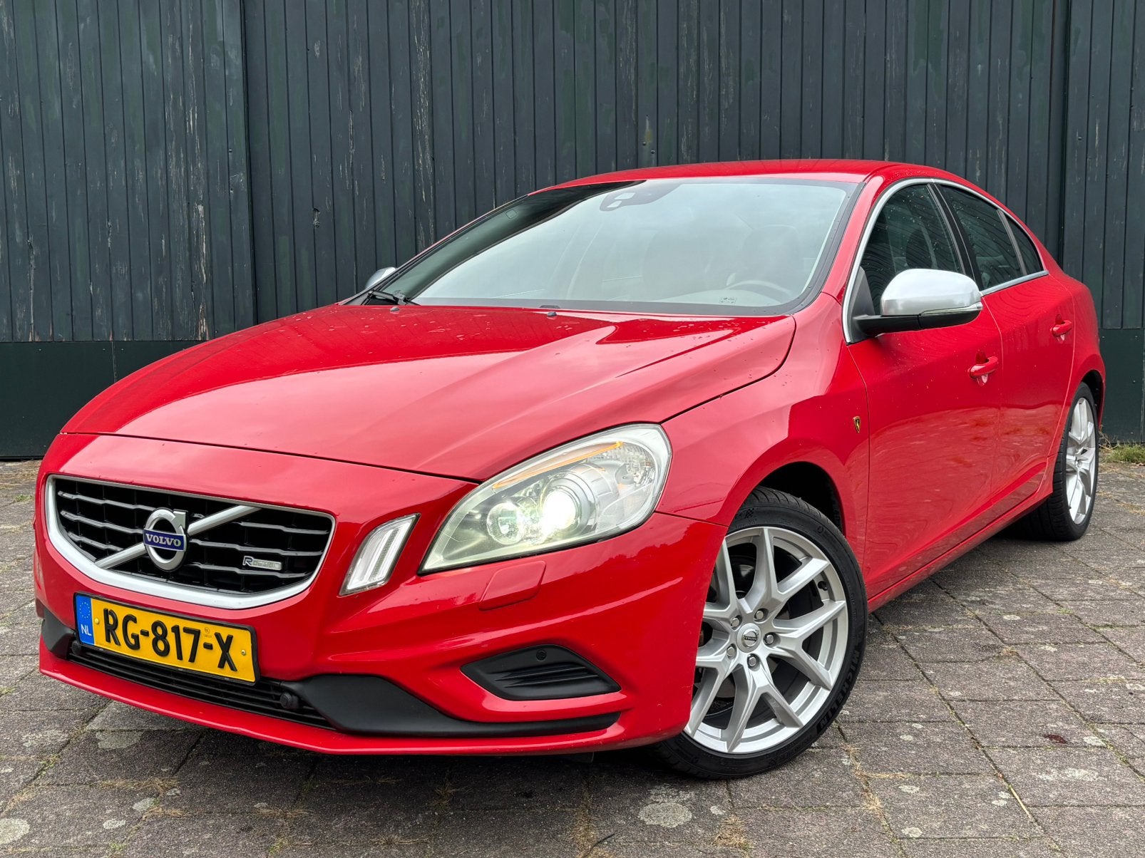 Volvo S60 T4F 1.6 132KW Powershift 2011 Rood, Auto's, 1596 cc, 4 cilinders, 179 pk, S60