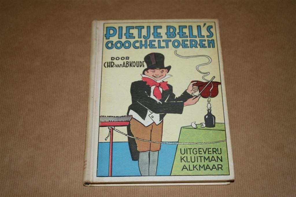 Pietje Bell's goocheltoeren. Abkoude. 8e dr. 1951., Boeken, Ophalen of Verzenden, Gelezen