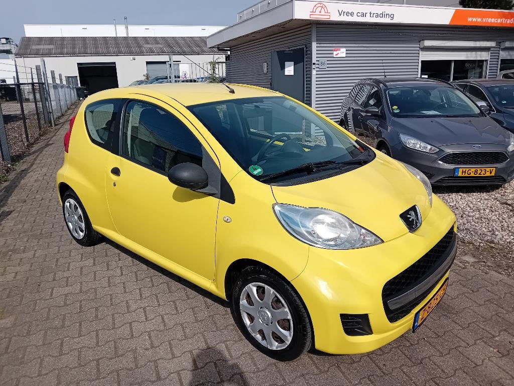 Peugeot 107 1.0 12V 3DR BJ2009 APK 11-2026 ZEER ZUINIG!, Voorwielaandrijving, Stof, Zwart, 4 stoelen