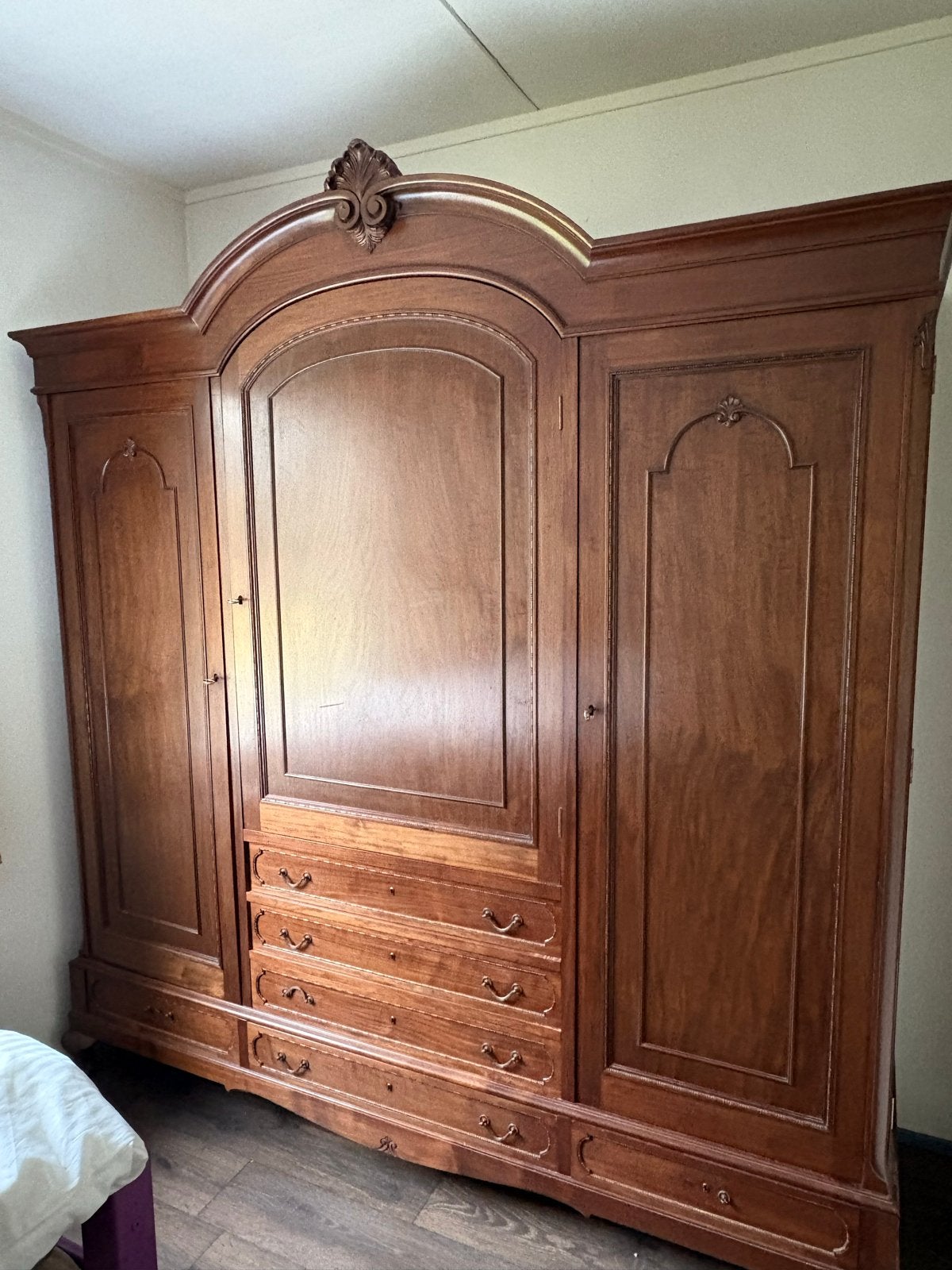 Antieke slaapkamer set - Kast, bed, kaptafel, nachtkastjes, Antiek en Kunst, Ophalen