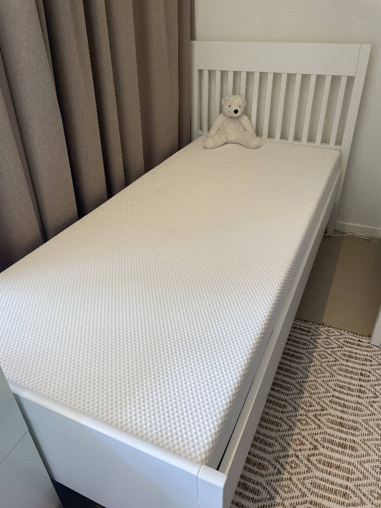 Twin Bed & Mattress / Eenpersoonsbedframe en matras, Ophalen, 90 cm, Eenpersoons, Wit