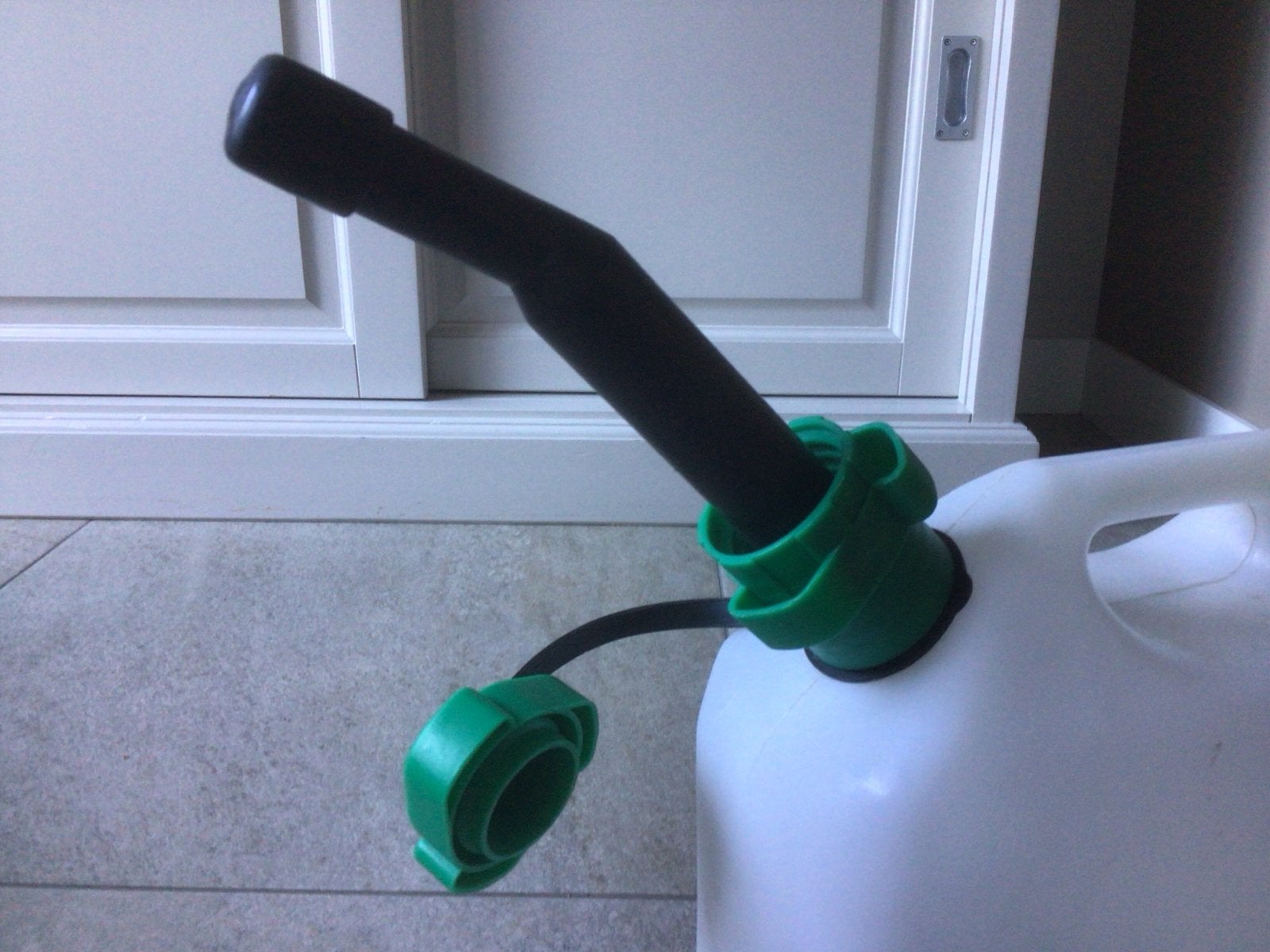 Jerrycan 5 liter met schenktuit, Ophalen of Verzenden