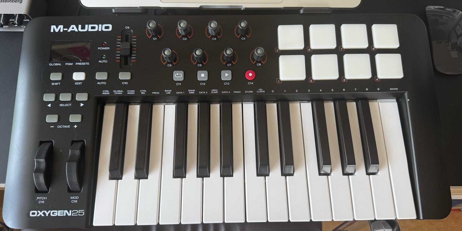 M-Audio Oxygen 25 MIDI Keyboard Controller, Muziek en Instrumenten, Overige merken, Zo goed als nieuw, Aanslaggevoelig, Overige aantallen