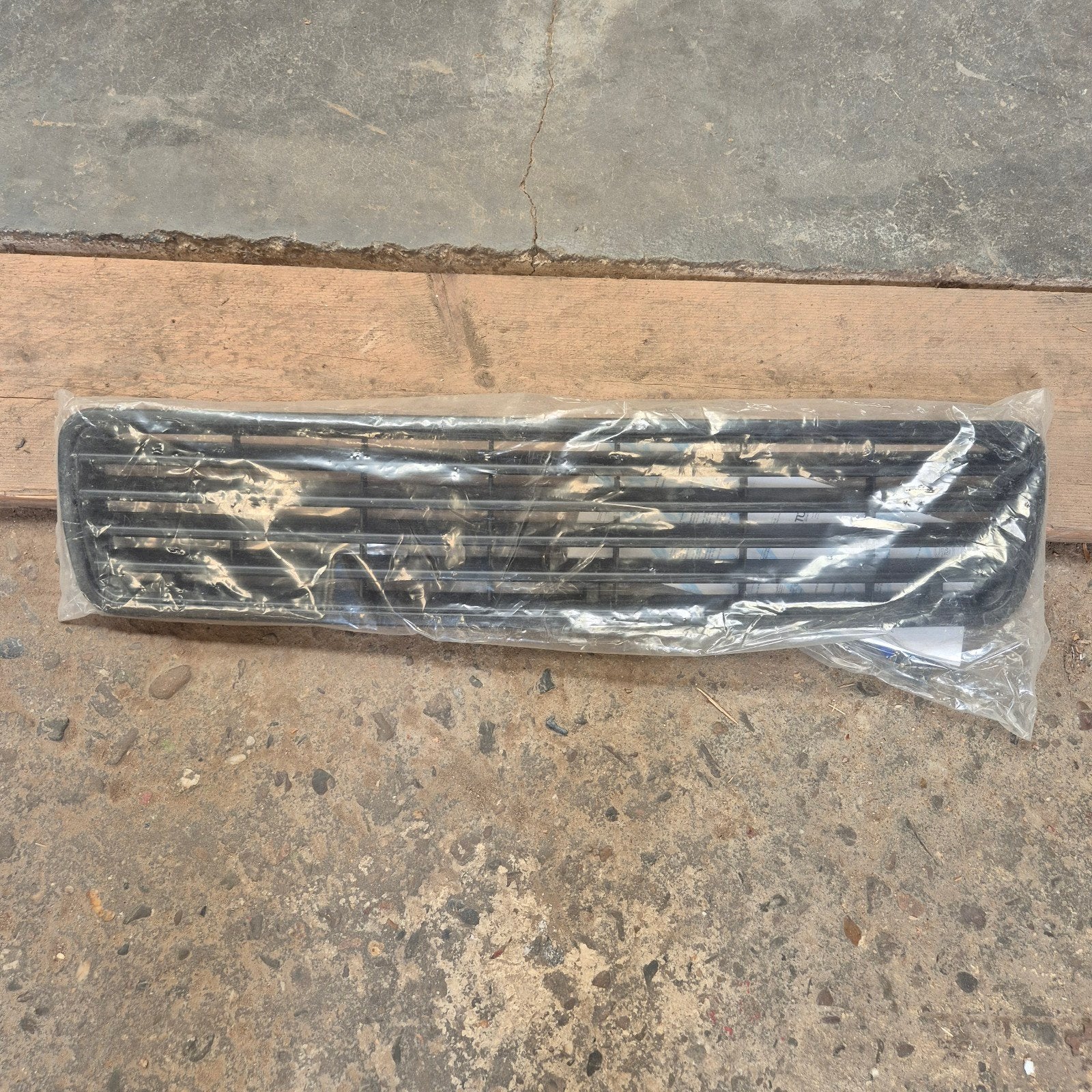 Audi 80 100 a3 a4 a6 Grillen Mattig FK Automotive NOS, Voor, Nieuw, Spatbord, Audi