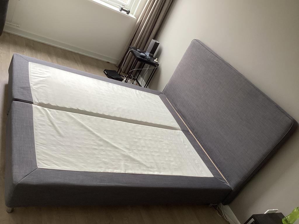 Bedframe inclusief hoofdsteun ikea 180 x 200, Tweepersoons, Ophalen of Verzenden, Zo goed als nieuw, 180 cm