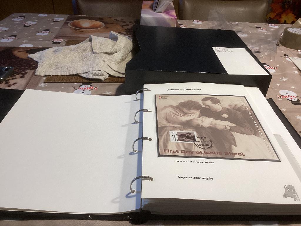 Album Oranje herdenking Album met 55 fdc en 6 vellen nie, Postzegels en Munten, Postzegels | Eerstedagenveloppen, Ophalen, Onbeschreven