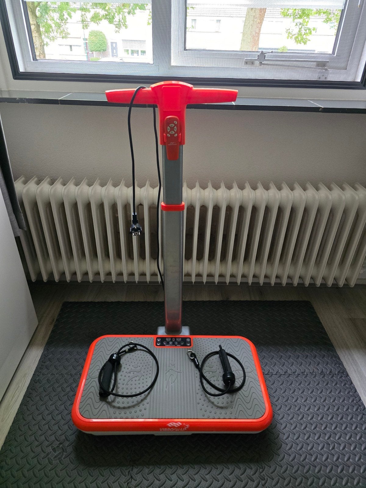 VibroShaper trilplaat met handvat en weerstandsbanden, Sport en Fitness, Fitnessapparatuur, Ophalen, Buik, Trilplaat, Zo goed als nieuw