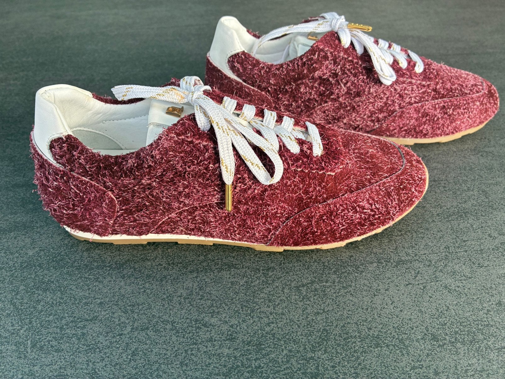 Prachtige Babouche burgundy sneakers mt 37 Nieuw, Kleding | Dames, Ophalen of Verzenden, Nieuw, Sneakers of Gympen
