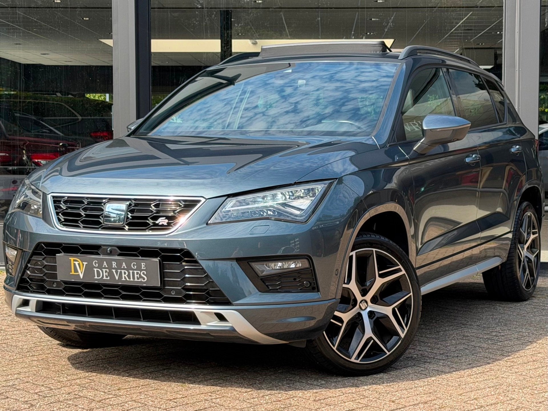 SEAT Ateca 1.4 TSI FR 4DRIVE Panoramadak ACC Virtual Full Op, Auto's, Automaat, Zwart, 4 cilinders, 150 pk