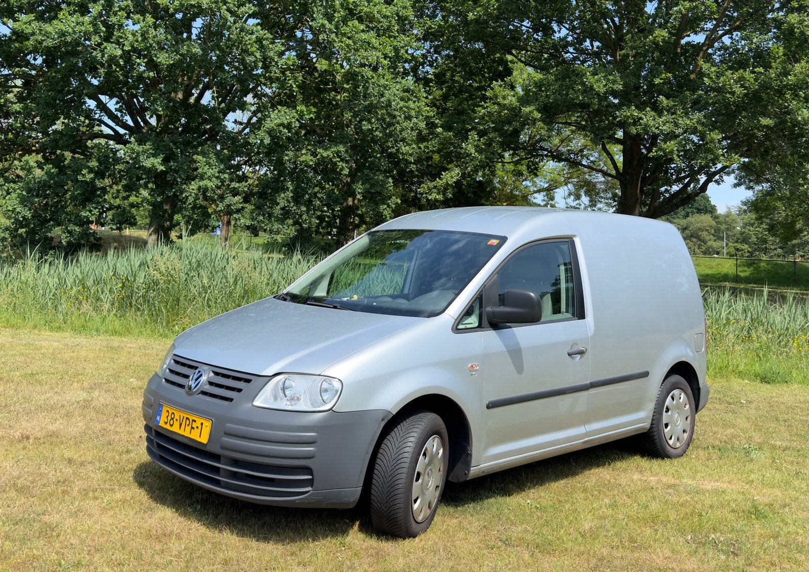 Volkswagen Caddy 2.0 Omgebouwd tot Mini Camperbusje, Voorwielaandrijving, Stof, 4 cilinders, Volkswagen