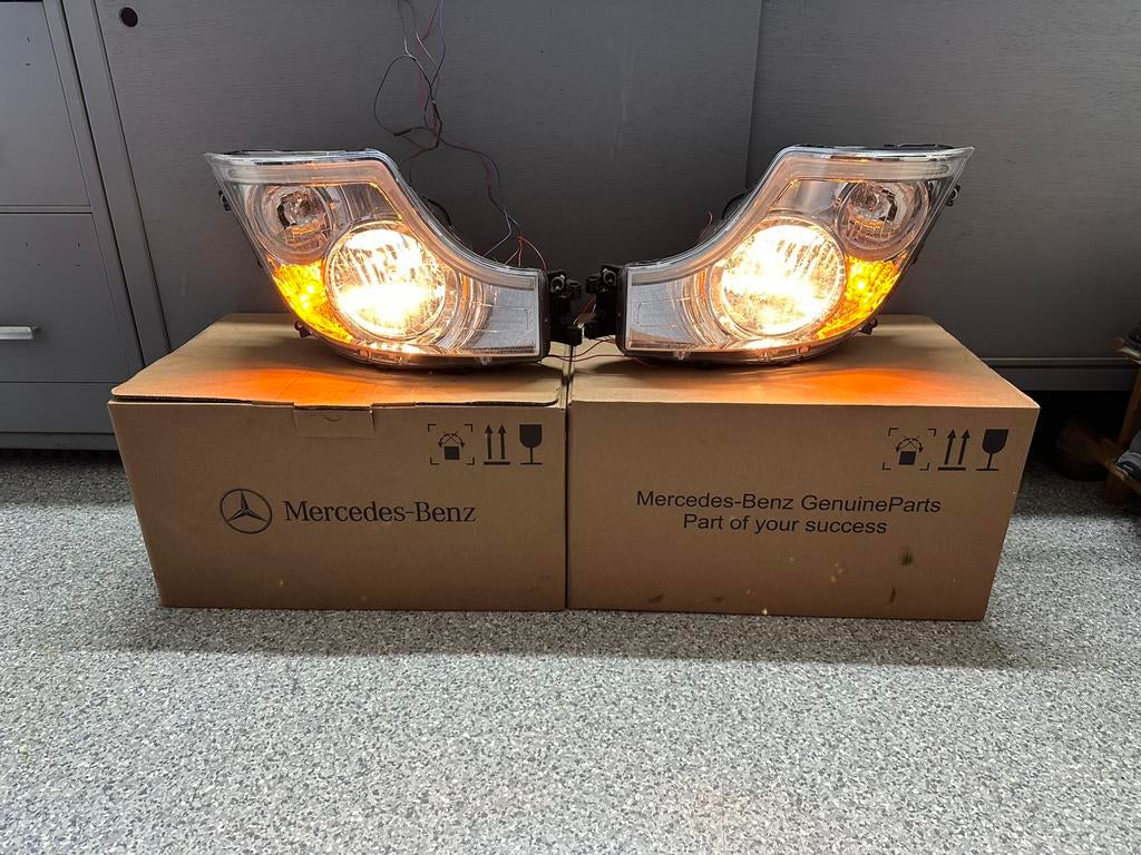 Mercedes Actros koplamp L en R met led dagrijlicht., Ophalen of Verzenden, Gebruikt, Mercedes-Benz, Verlichting