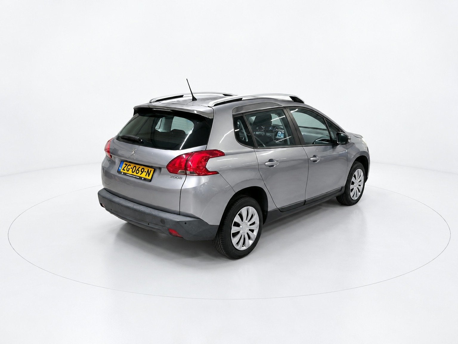 Peugeot 2008 1.2 VTi Active Pack Premium|Cruise|Airco|PDC, Voorwielaandrijving, Euro 5, Stof, Zwart