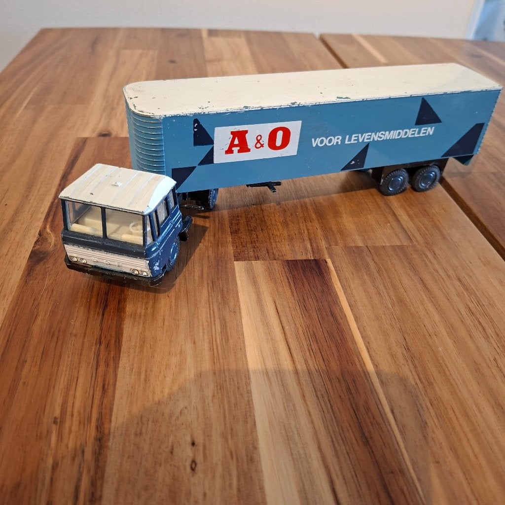 Vintage  A&O ,REMIA, Bleu Band, Les Routiers DAFmet Oplegger, Hobby en Vrije tijd, Ophalen of Verzenden, Zo goed als nieuw, Bus of Vrachtwagen