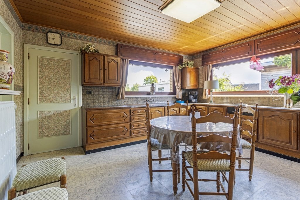 4 stoelen en 2 bijzetstoelen, Huis en Inrichting, Stoelen, Ophalen, Gebruikt, Bruin, Klassiek