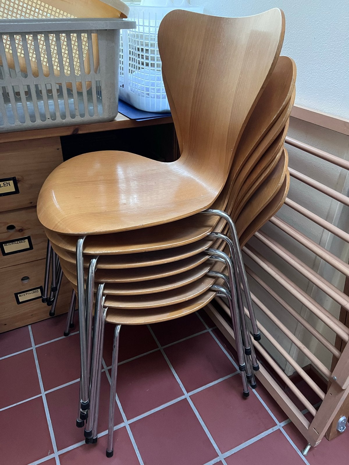 Set van 7 Fritz Hansen Vlinderstoelen (Serie 7), Ophalen