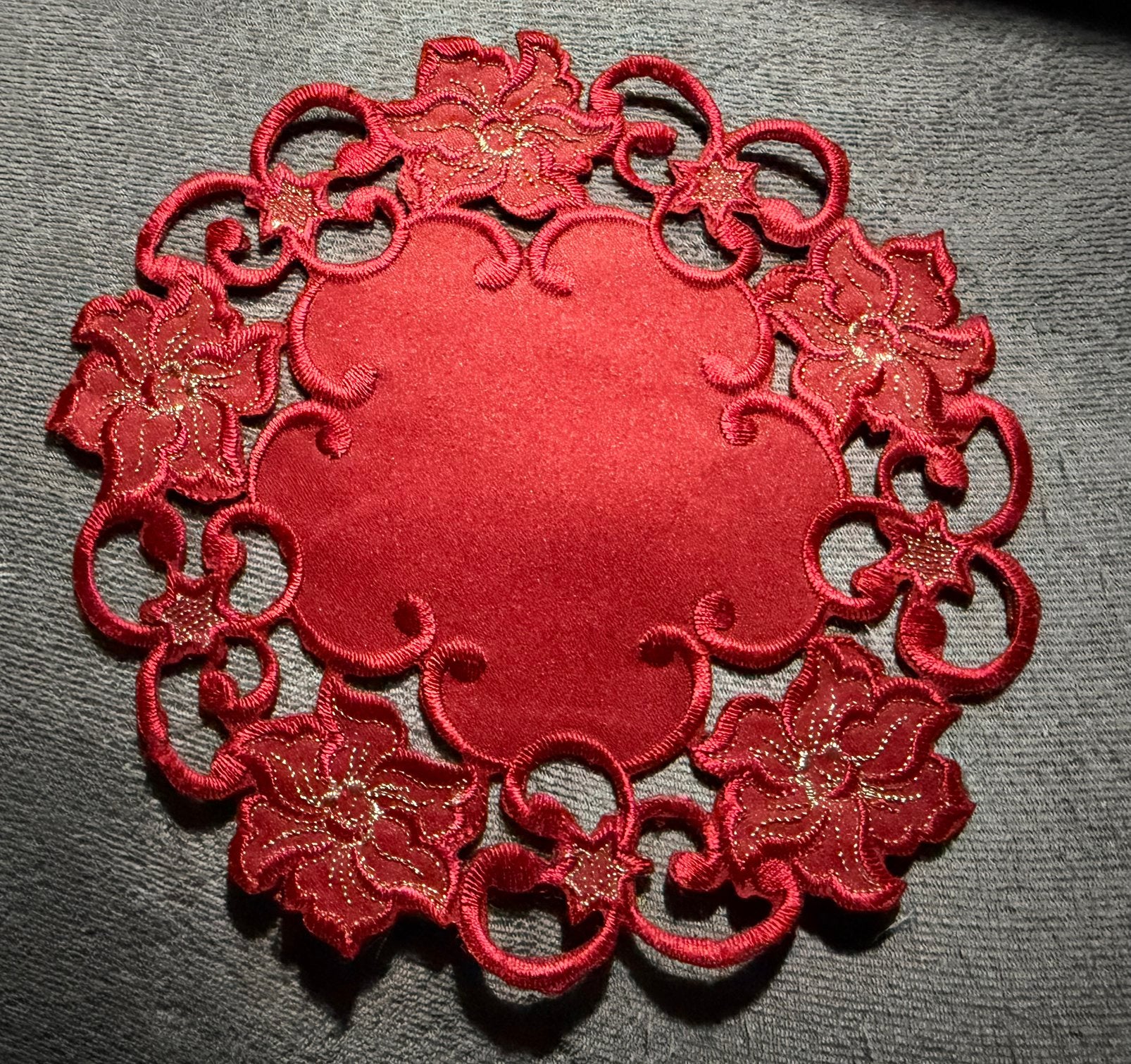 1 rond kleedje, Verzenden, Rond, Zo goed als nieuw, Rood