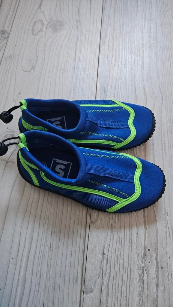 Waterschoenen maat 32 - Zo goed als nieuw, Kinderen en Baby's, Kinderkleding | Schoenen en Sokken, Ophalen, Zo goed als nieuw