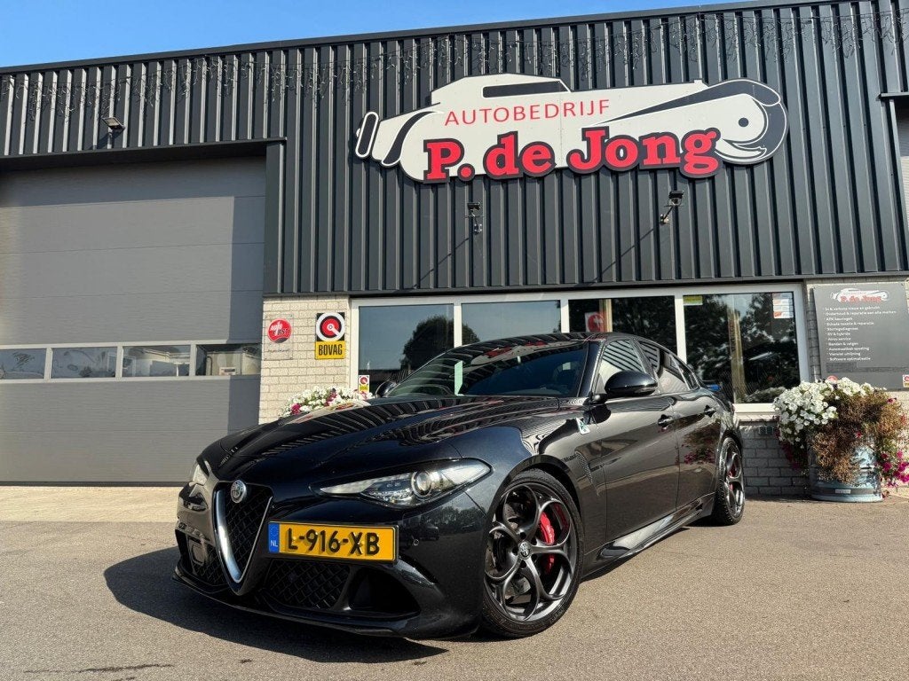Alfa romeo GIULIA 2.9 V6 QUADRIFOGLIO Carbon pakket Sparco k, Achterwielaandrijving, Gebruikt, 1595 kg, Zwart