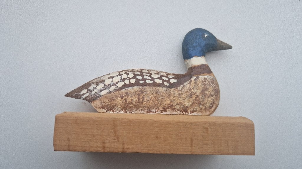 Vintage Houten IJsduiker Handgemaakt - 7cm, Houtsnijwerk, Minder dan 20 cm, Ophalen of Verzenden, Hout