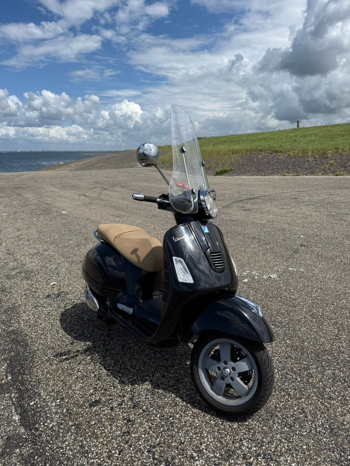 Vespa gts 250cc, Ophalen, 250 cc, Overige modellen, Zo goed als nieuw