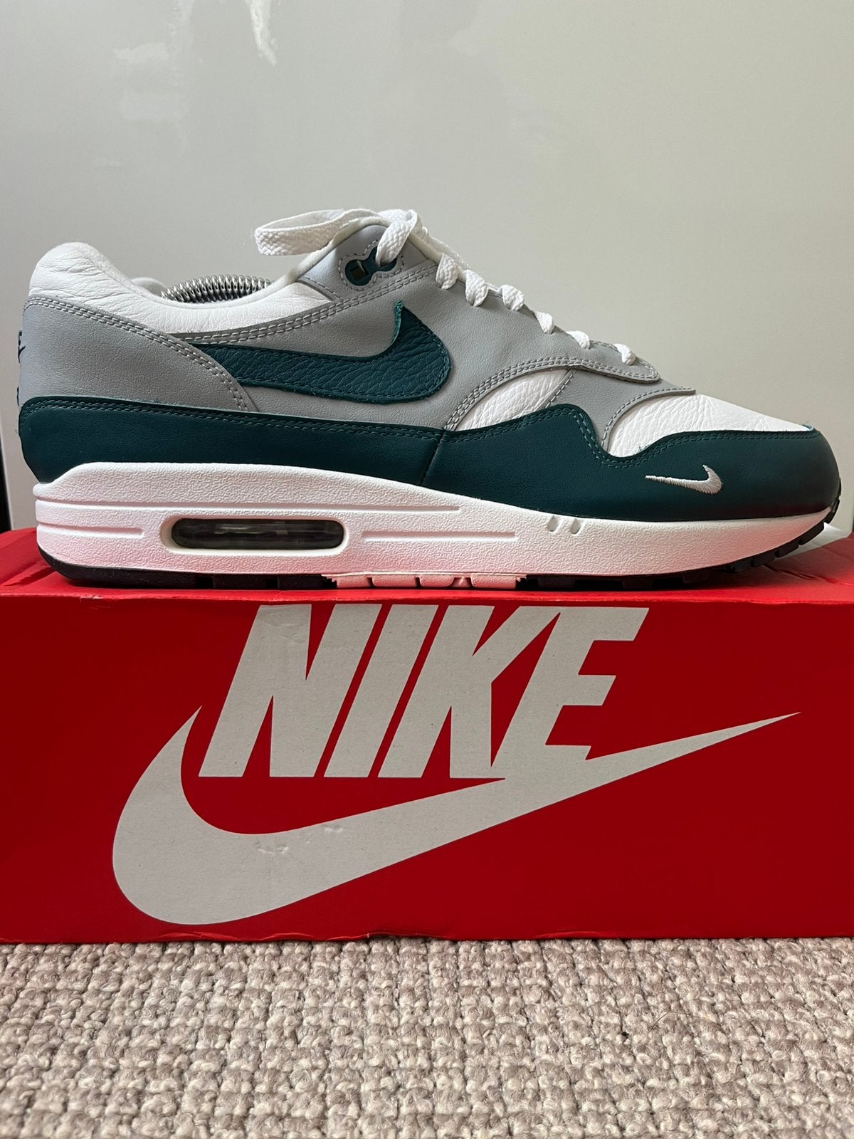 Nike air max 1 LV8 “Dark Teal Green” / 45,5, Kleding | Heren, Ophalen of Verzenden, Zo goed als nieuw, Overige kleuren, Sneakers of Gympen