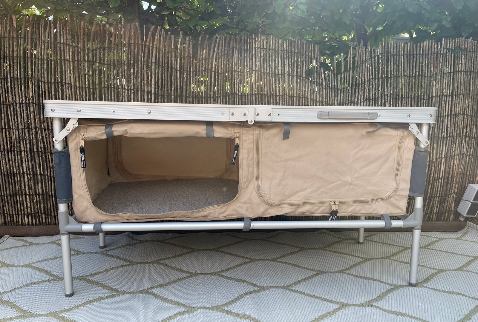 Defa campingkast laag model beige, Caravans en Kamperen, Ophalen, Zo goed als nieuw, Campingkast