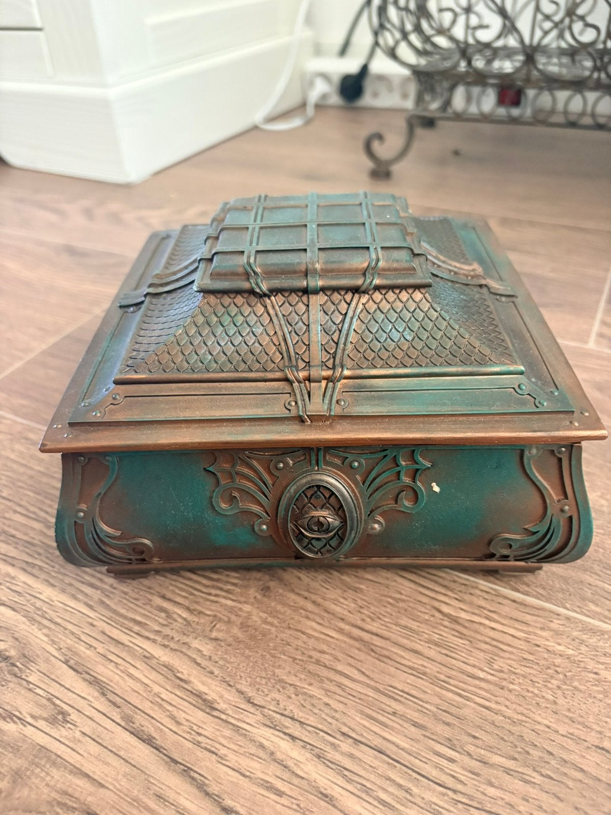Disney cruise line treasure Haunted mansion  music box, Ophalen of Verzenden, Overige figuren, Zo goed als nieuw, Beeldje of Figuurtje