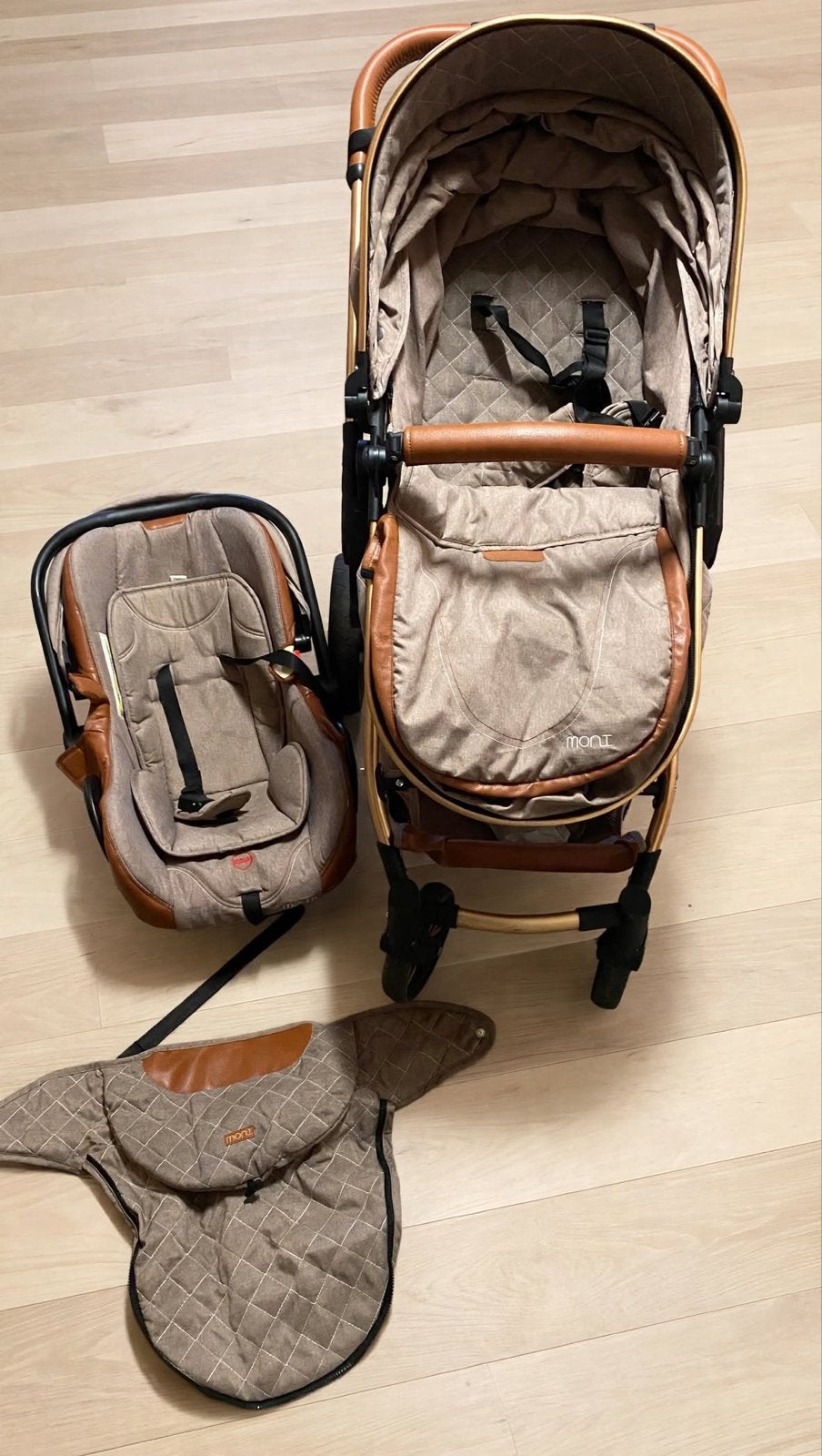 Moni Alma Combiwagen 3-in-1 met autostoeltje en reiswieg, Zo goed als nieuw, Combiwagen, Met autostoeltje, Ophalen