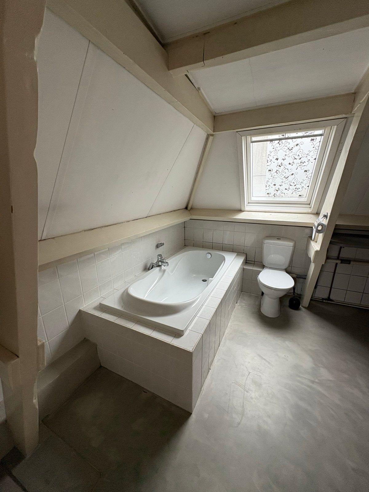Bad, wastafels, toilet en douche gratis af te halen, Ophalen, Gebruikt, Bad